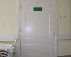 Двери медицинские